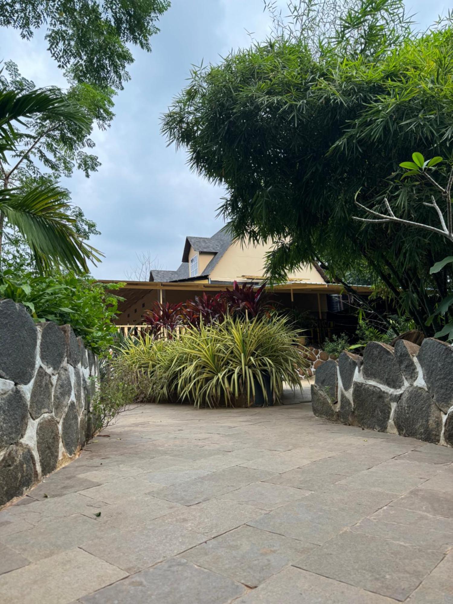 Chikoo Farm Inn Bangalore Exteriör bild